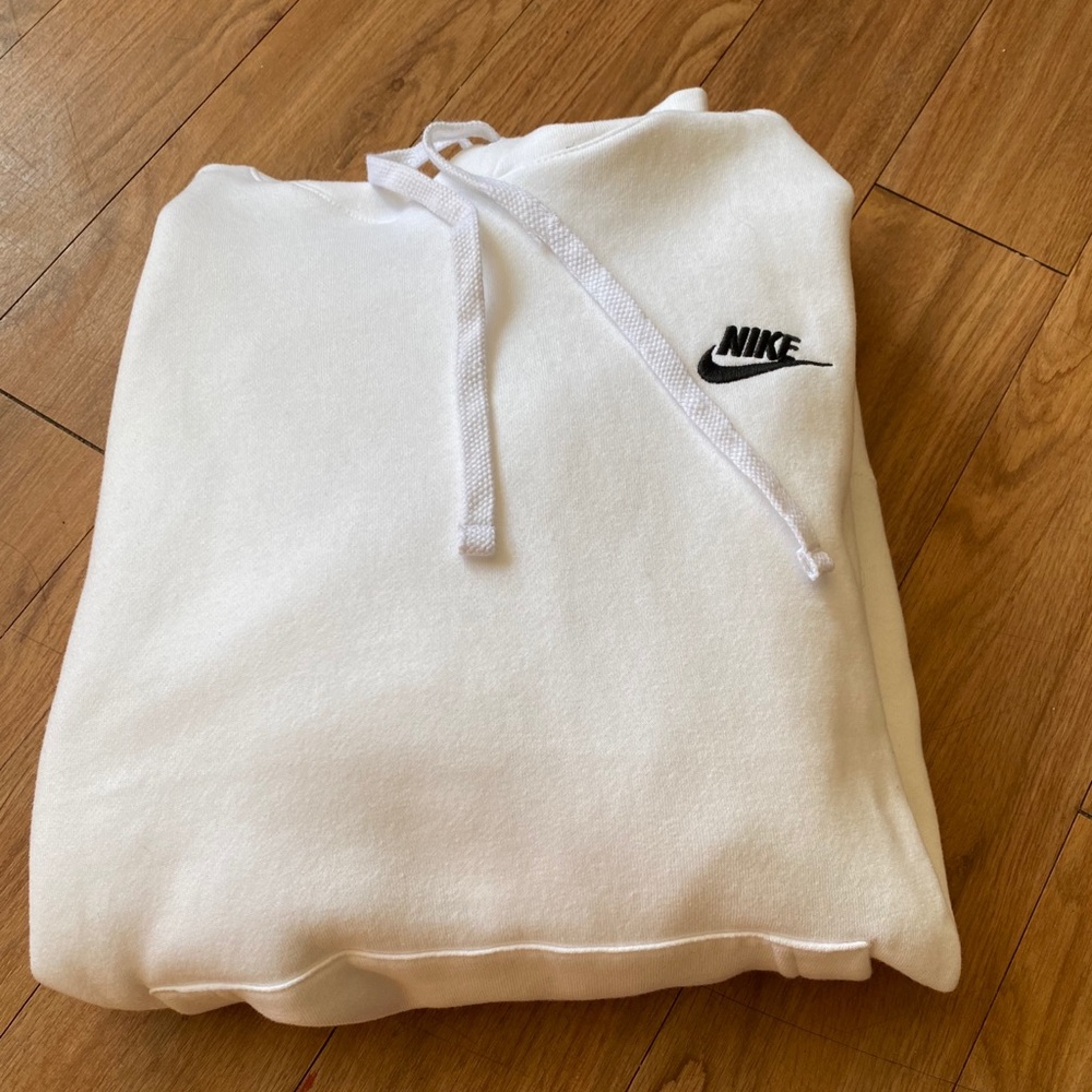 nike sweatshirt